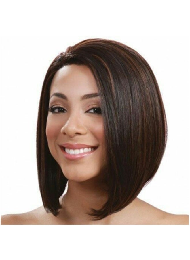 Fashionable Women's Short Face-Framing Bob Haircut  - Image 1