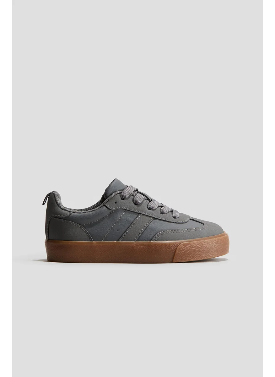 اتش اند ام Trainers