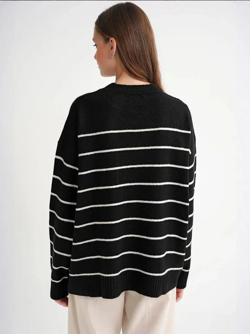 MixRay Black Striped Crew Neck Relaxed Knit Pullover Sweater for Women | Best Price UAE