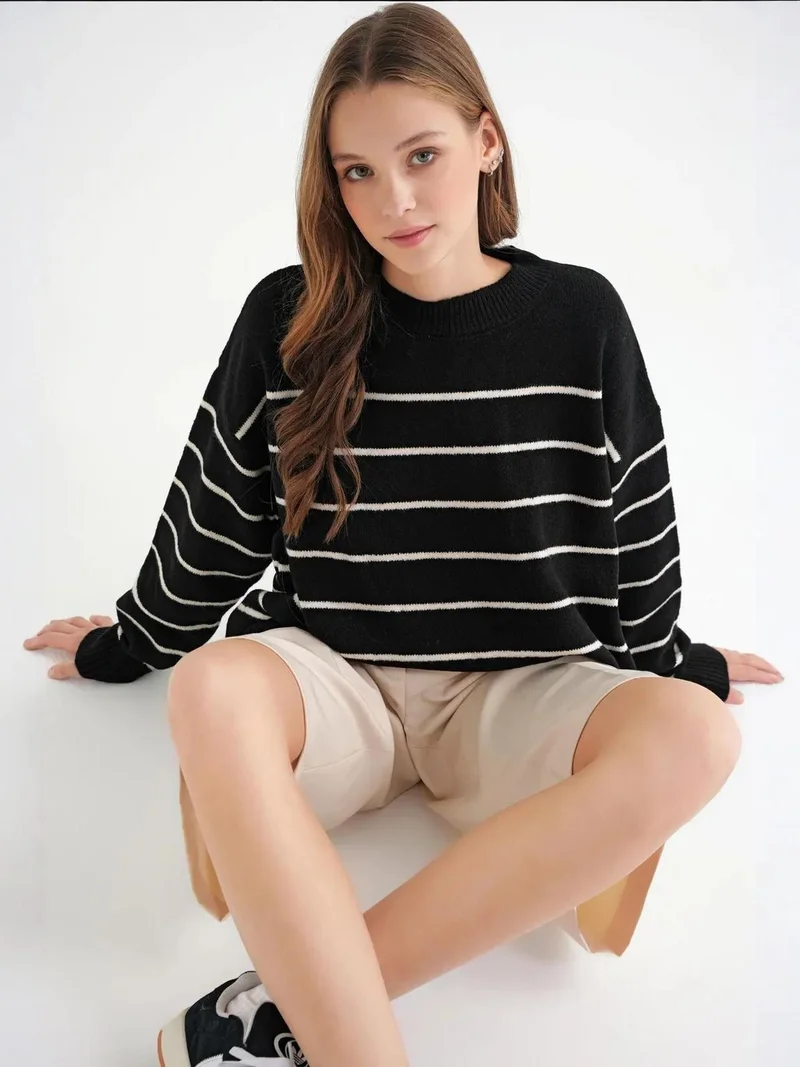 MixRay Black Striped Crew Neck Relaxed Knit Pullover Sweater for Women | Best Price UAE