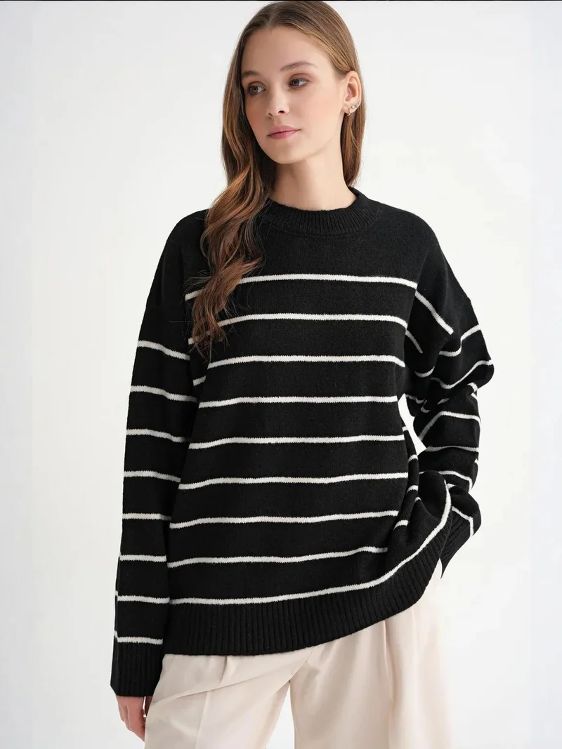 MixRay Black Striped Crew Neck Relaxed Knit Pullover Sweater for Women | Best Price UAE