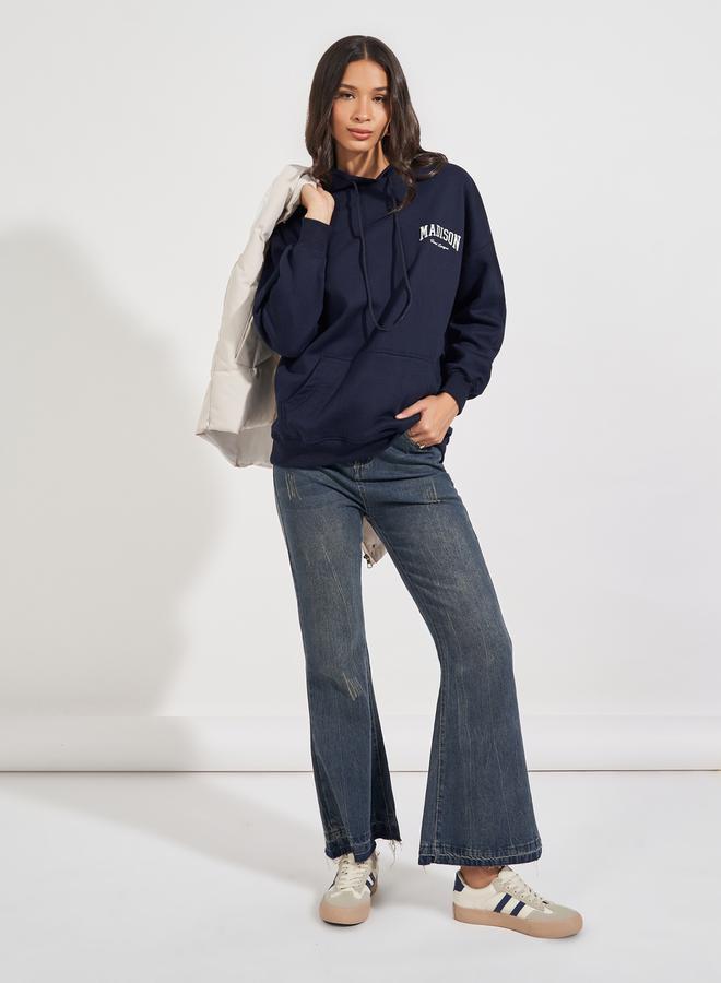 ستايلي هودي فضفاض مطبع بطبعة كتابة - Image 2