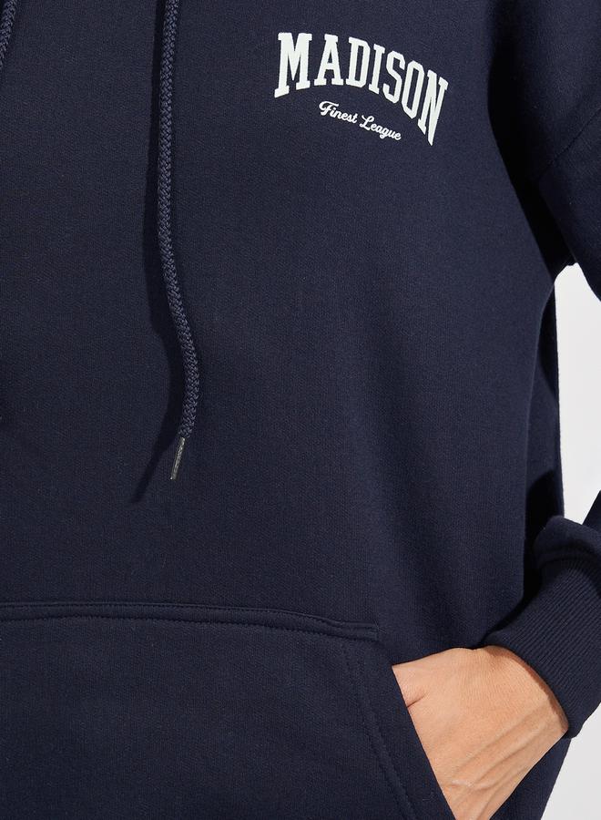 ستايلي هودي فضفاض مطبع بطبعة كتابة - Image 4