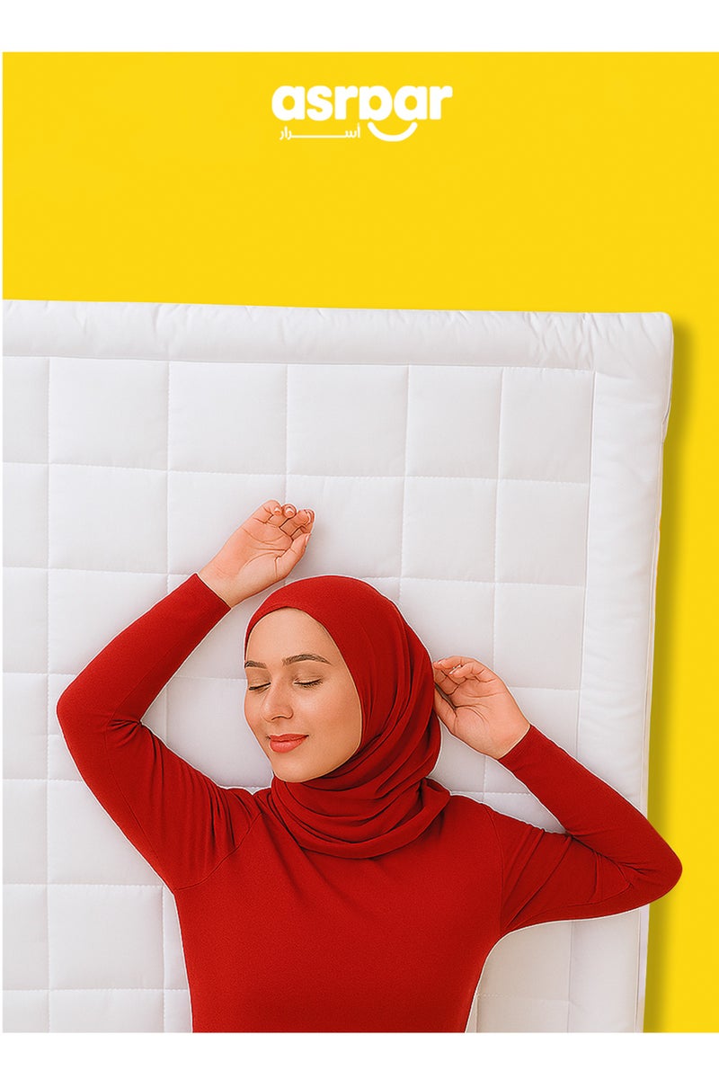 أسرار طقم راحة الأزواج مكون من 4 قطع - يتضمن 2 وسادة مخططة فاخرة مقاس 75 × 50 سم للاسترخاء التام، و1 بطانة مرتبة مقاس 100 × 200 سم لدعم مريح، و1 مصباح ديكوري لإضافة لمسة أناقة إلى غرفة نومك - مجموعة أساسيات مفروشات مثالية للأزواج. - Image 3