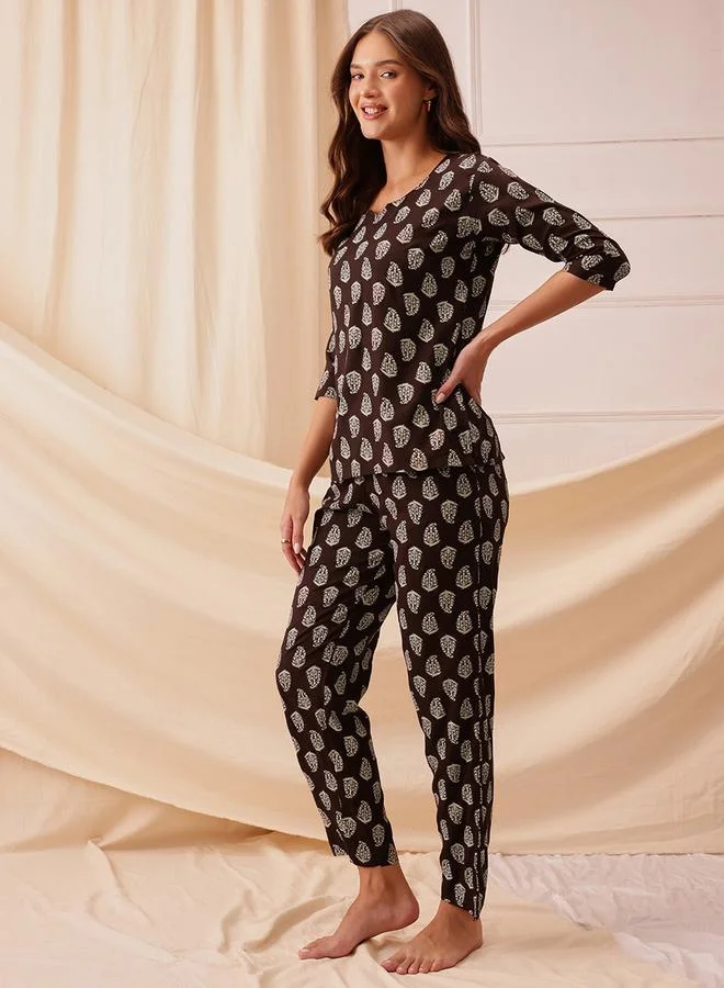 Clovia Clovia Printed Notch Neck Top and Pyjama Set