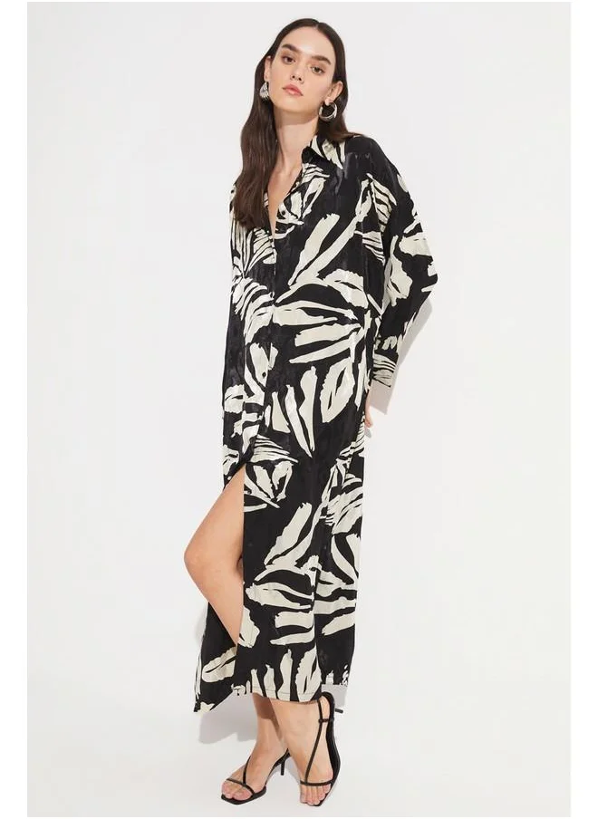 جون June Women Exclusive Regular Regular Fit Rayon Blend Leaf Patterned Shirt Dress Black