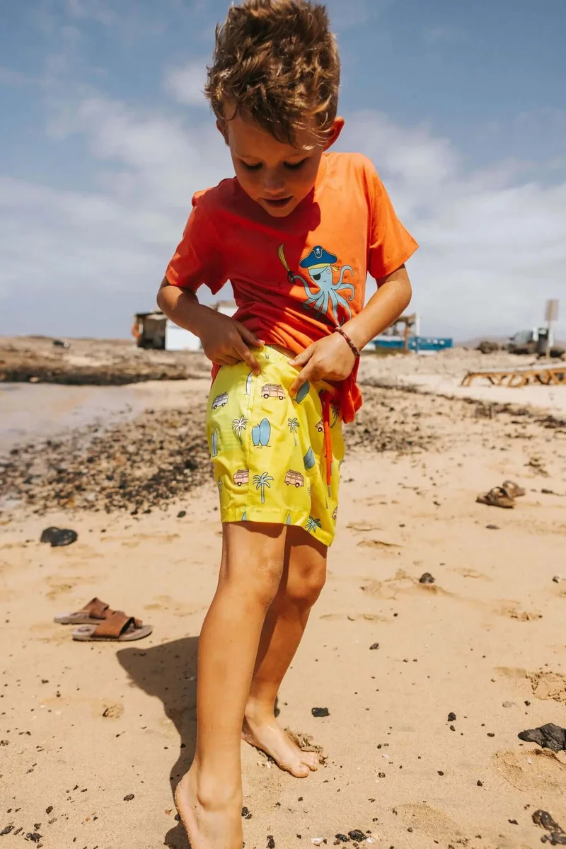 هولي وبو Boys surf colour changing swim shorts