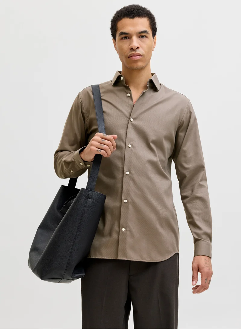 Essential Long Sleeve Shirt