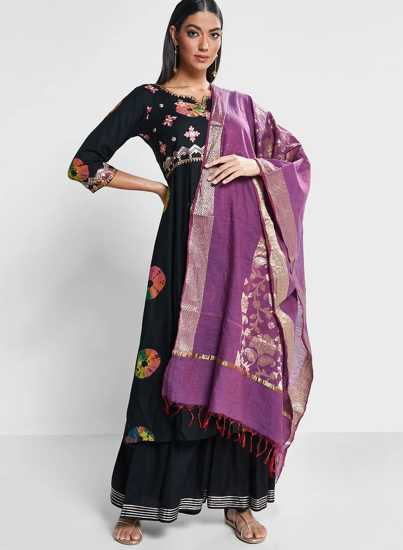 kolaba Embroidery Detail Dupatta