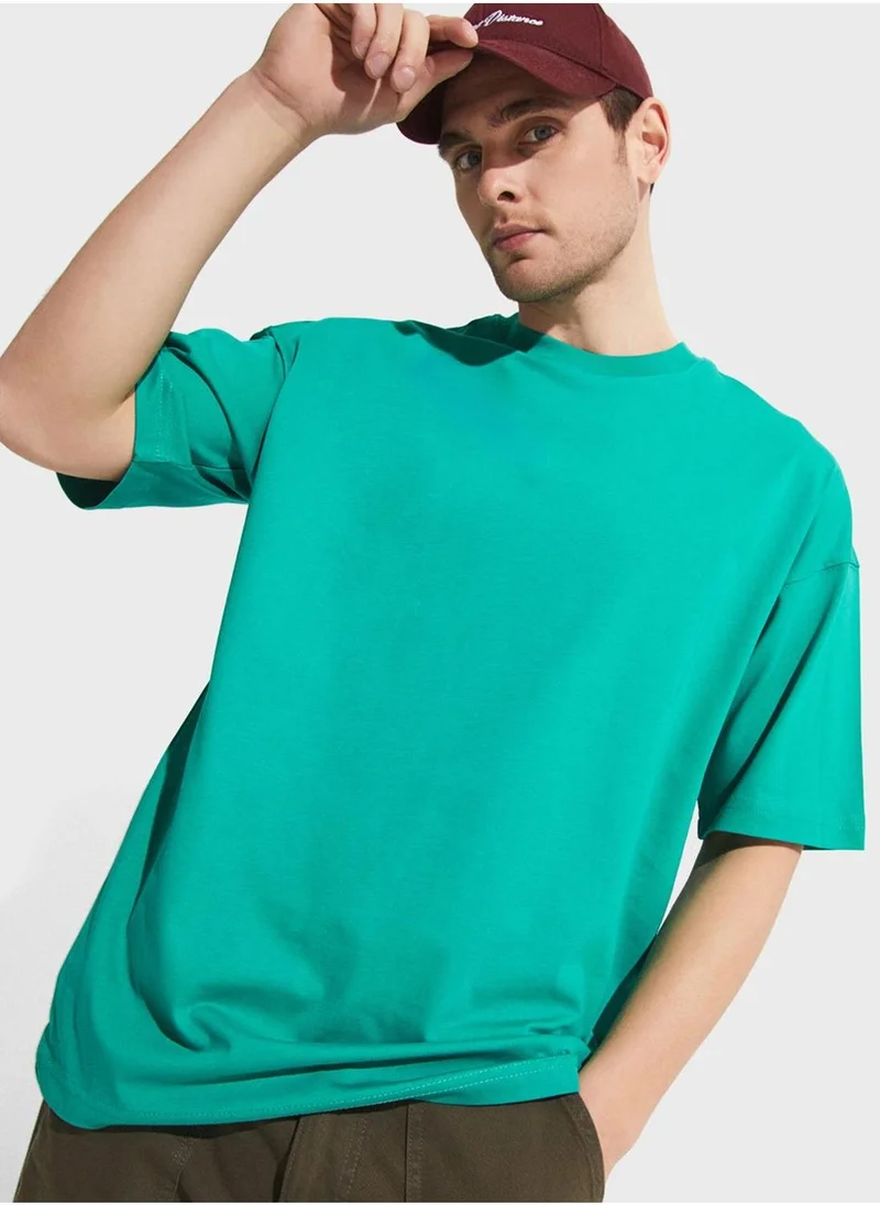 جون تيشيرت بياقة مضلعة