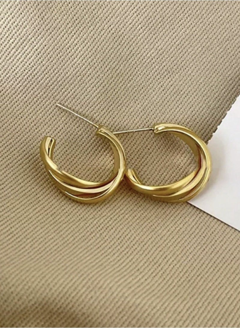 ڤيا أقراط نسائية فاخرة بتصميم طبقات ملتفّة ولمسة انحناءات جذّابة - Image 3