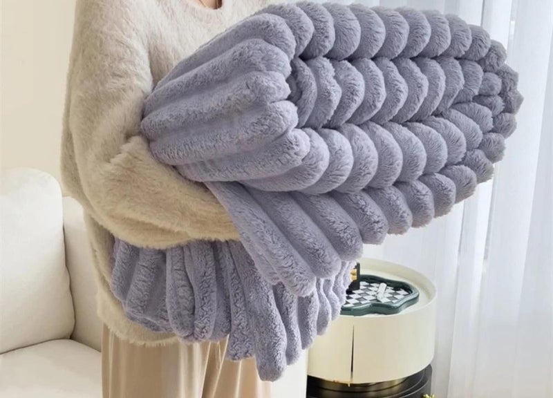 QUINTUS Flannel Heavy Weight Soft Blanket - Large Size - Blue/Green/Beige - Image 5