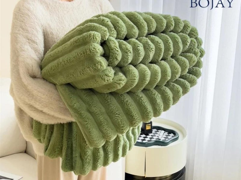 QUINTUS Flannel Heavy Weight Soft Blanket - Large Size - Blue/Green/Beige - Image 2