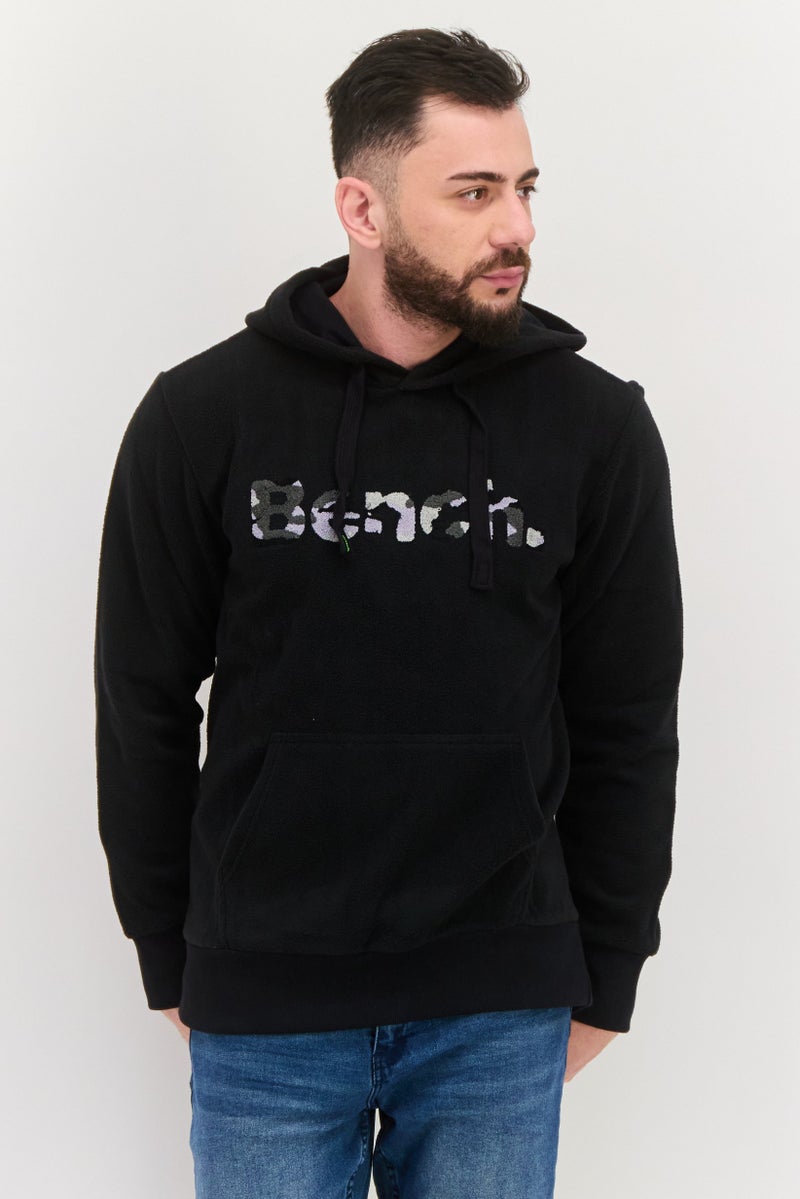 Bench سويت شيرت رياضي للرجال بغطاء رأس مناسب للخارج، أسود - Image 1