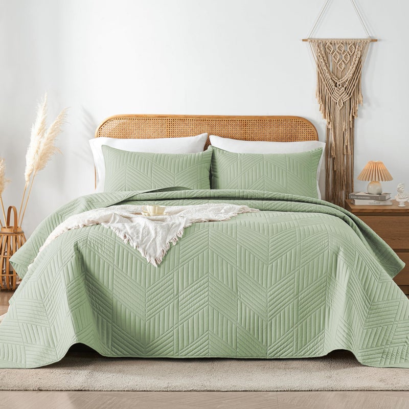 Davulos Queen Quilt Bedding Set,Sage Green Ultrasonic Full/Queen Quilt Set Reversible Microfiber Bedspread,Lightweight Soft Modern Geometric Coverlet Set for All Seasons(1 Quilt,2 Pillow Shams) - Image 1