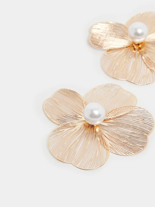Styli Styli Floral Oversize Earrings