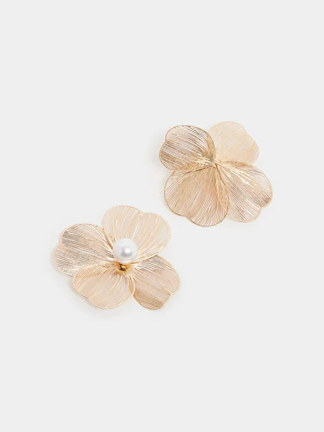 Styli Styli Floral Oversize Earrings