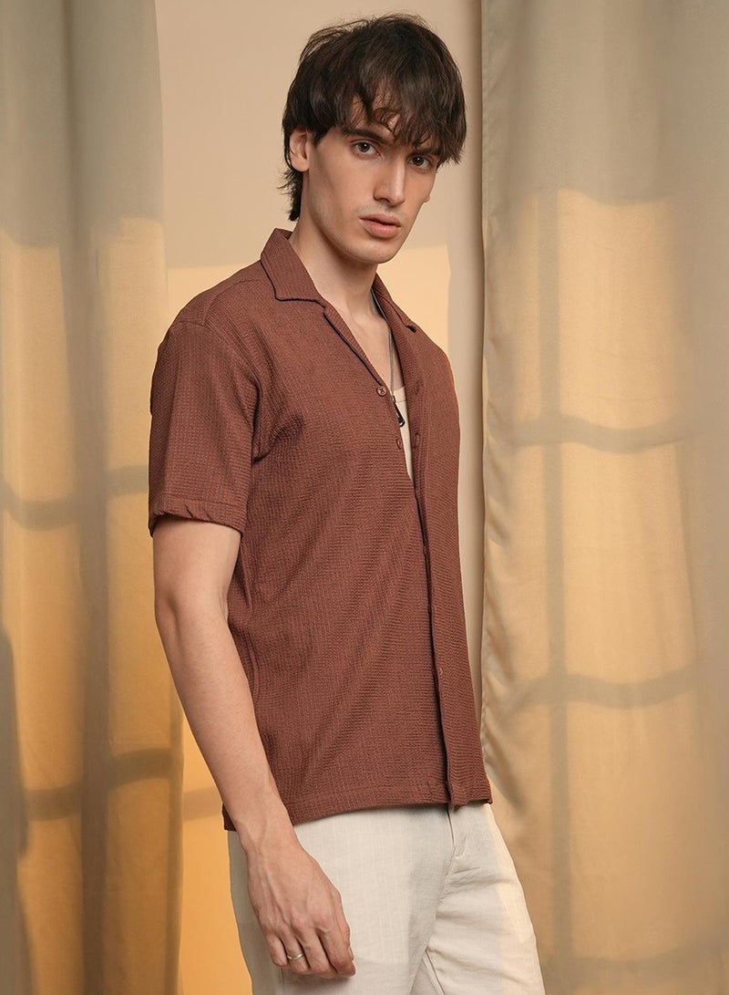 Campus Sutra Campus Sutra Men's Chocolate Brown Micro Zig-Zag Shirt For Casual Wear | Cuban Collar | Short Sleeve | Button Closure | Shirt Crafted With Comfort Fit For Everyday Wear  - Image 3