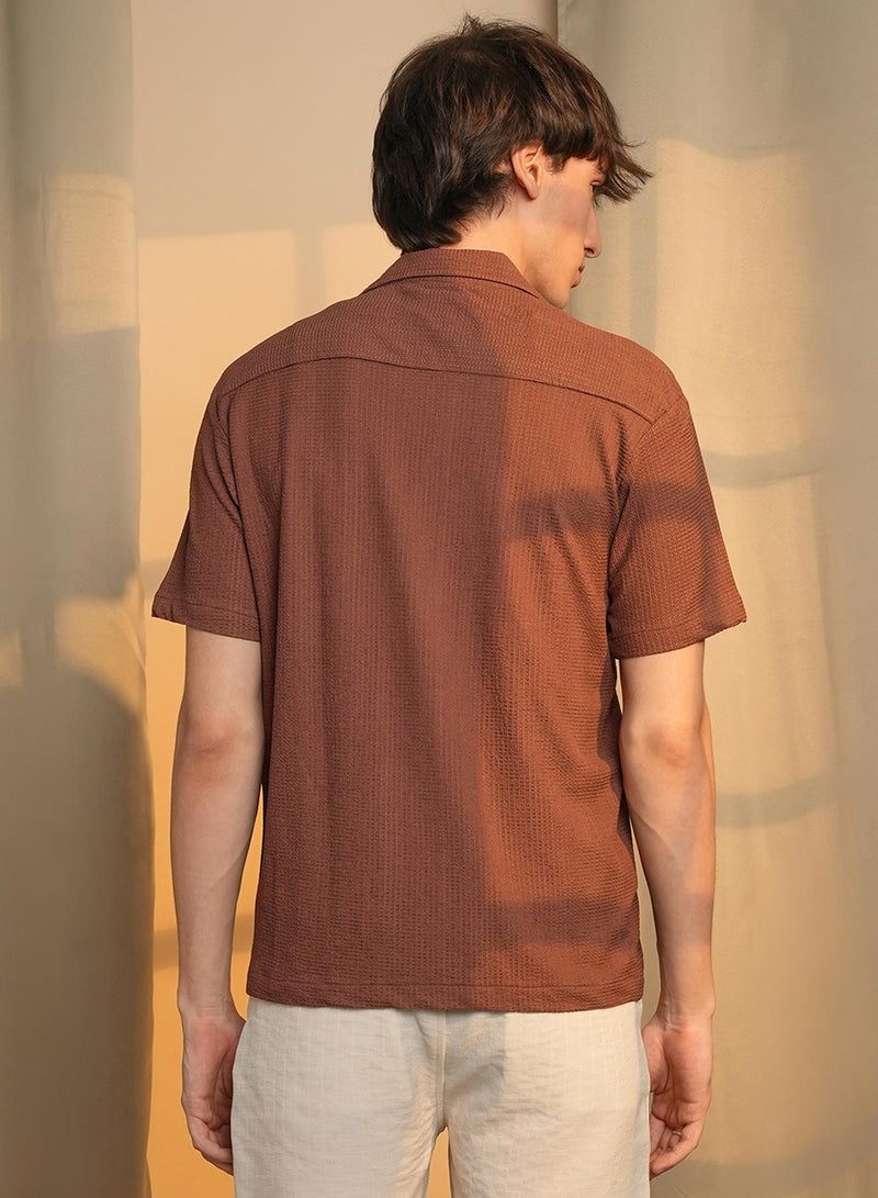 Campus Sutra Campus Sutra Men's Chocolate Brown Micro Zig-Zag Shirt For Casual Wear | Cuban Collar | Short Sleeve | Button Closure | Shirt Crafted With Comfort Fit For Everyday Wear  - Image 5