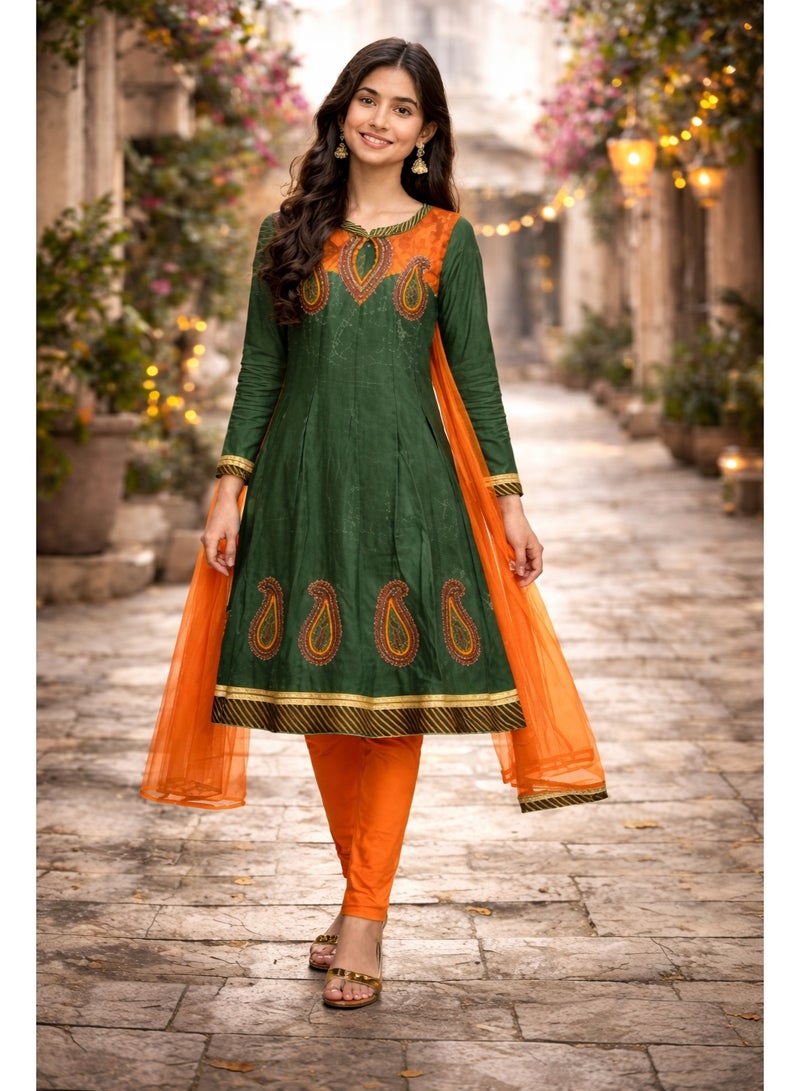 جوليتي إل إل سي طقم فستان تقليدي للبنات | عمر 14–15 سنة | 3 قطع مع شال (فستان، بنطال ووشاح) | أخضر وبرتقالي - Image 1