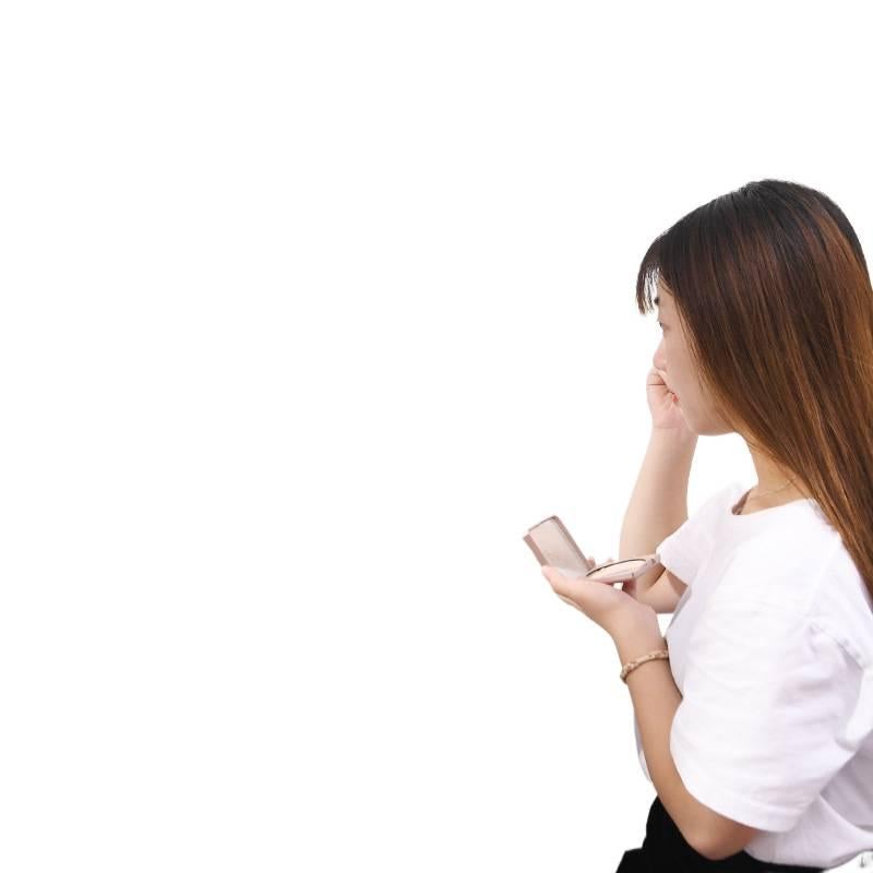 حقيبة مكياج احترافية بسعة كبيرة وبمقبض حمل وبمرآة لـ المكياج وأدوات التجميل والتخزين اليومي أثناء السفر باللون أسود منظم مع مرآة مع مقبض - Image 1