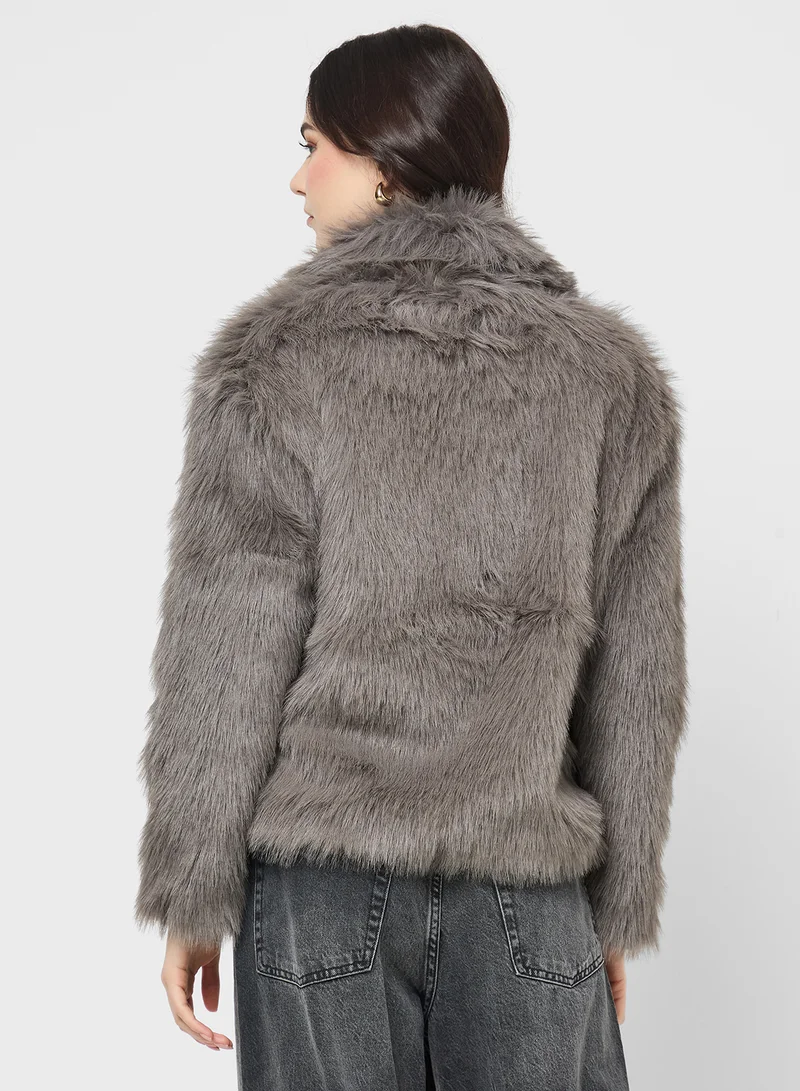 جينجر Faux Fur Short Jacket