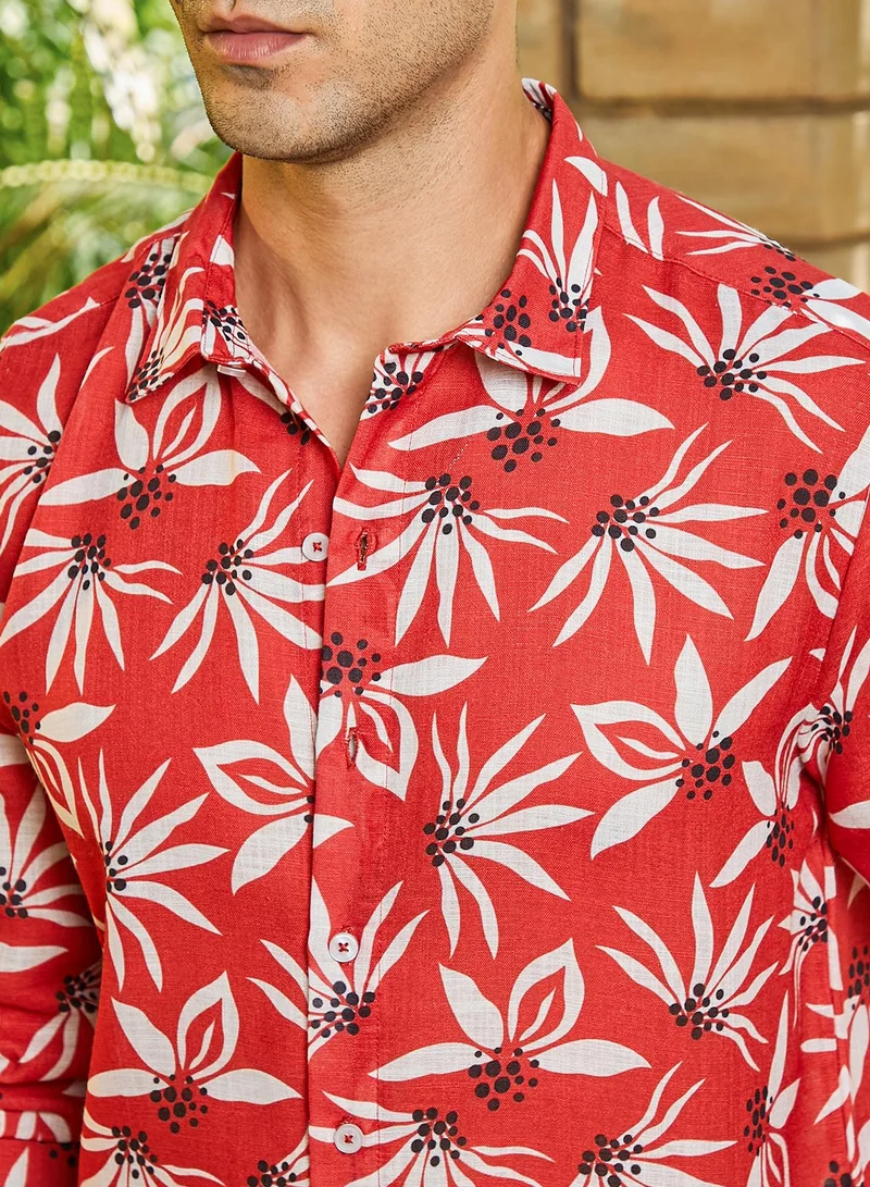 Campus Sutra Campus Sutra Men's Scarlet Red Florencia Regular Shirt For Casual Wear | Spread Collar | Long Cuffed Sleeves | Button Closure | Shirt Crafted With Comfort Fit For Everyday Wear