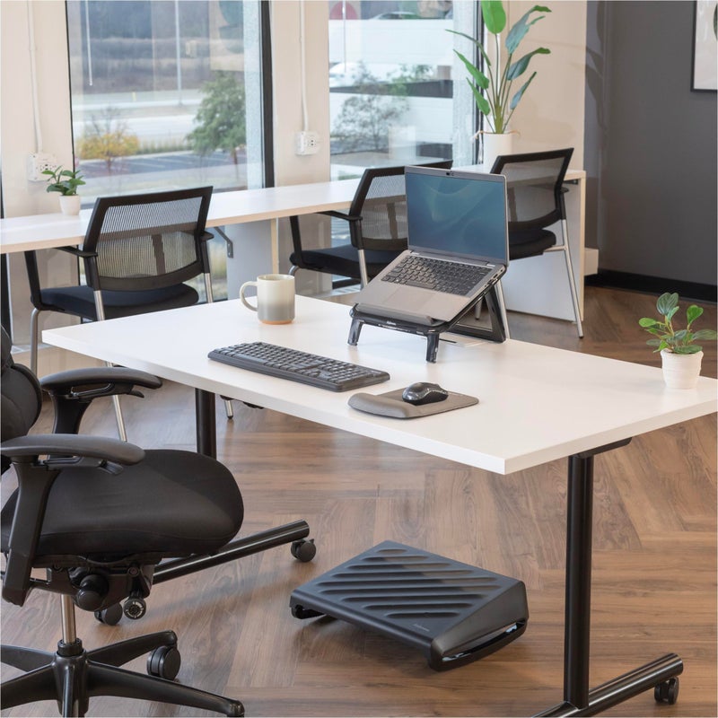 Fellowes PlushTouch Foam Mouse Pad Wrist Support with MICROBAN - Graphite (9252201) - Image 2