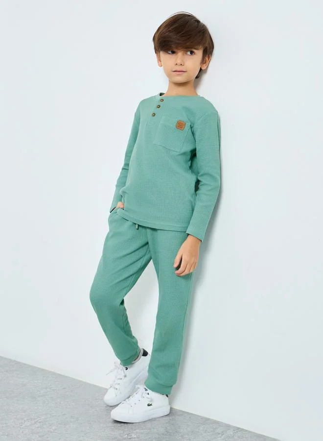 Styli Styli Boys Green Waffle Knit T-Shirt and Joggers Set