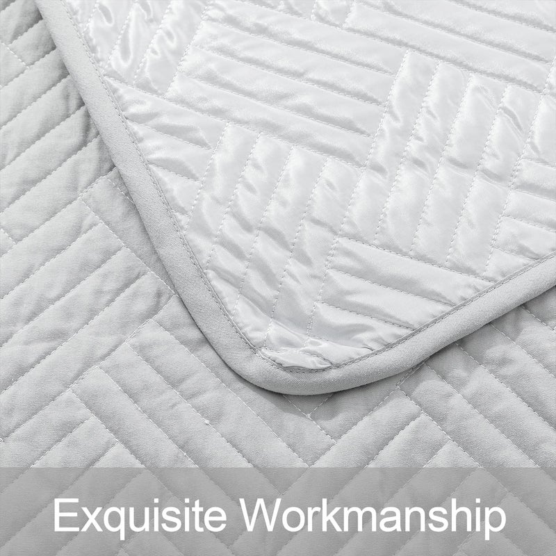 NTBAY King Silk Satin Quilt Set, Geometric Pattern Bedspread Luxury Quilted Coverlet Set for All Seasons(1 Quilt, 2 Pillow Shams), Silver - Image 3