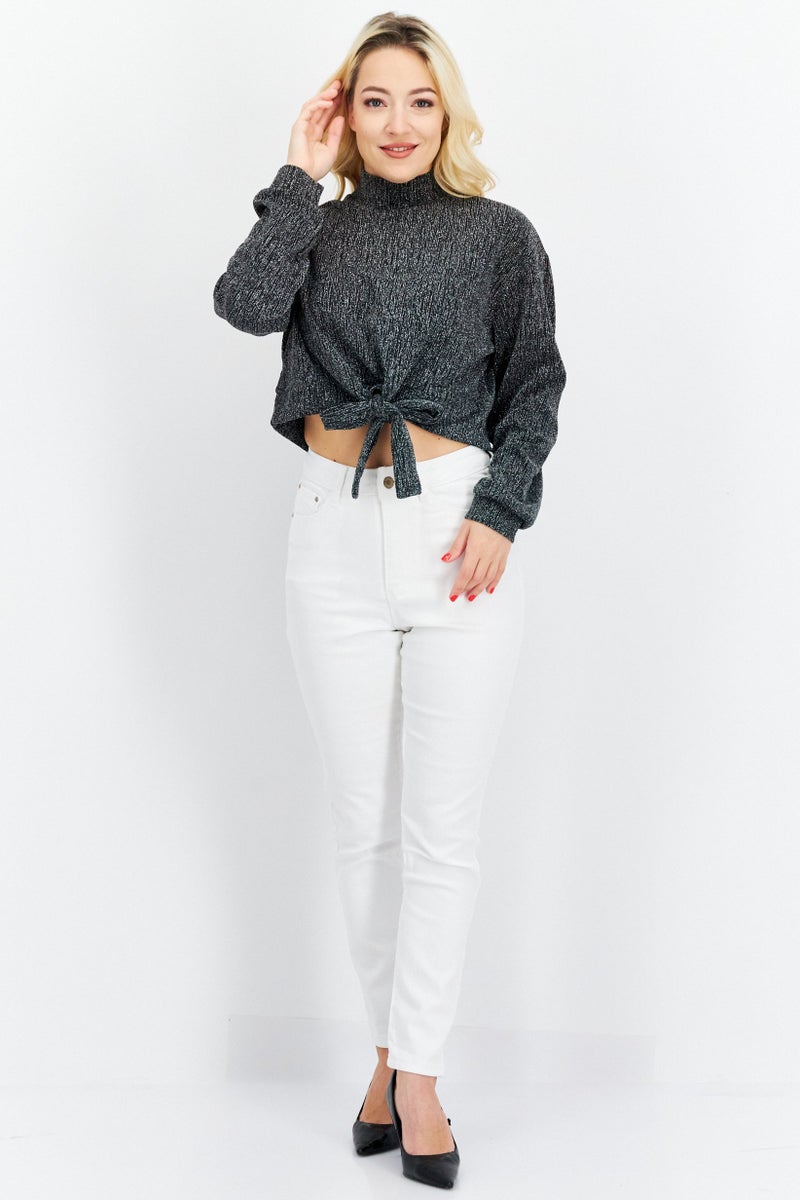 Sage The Label بلوزة معدنية قصيرة بأكمام طويلة ورقبة عالية للنساء، مجموعة فضية - Image 2