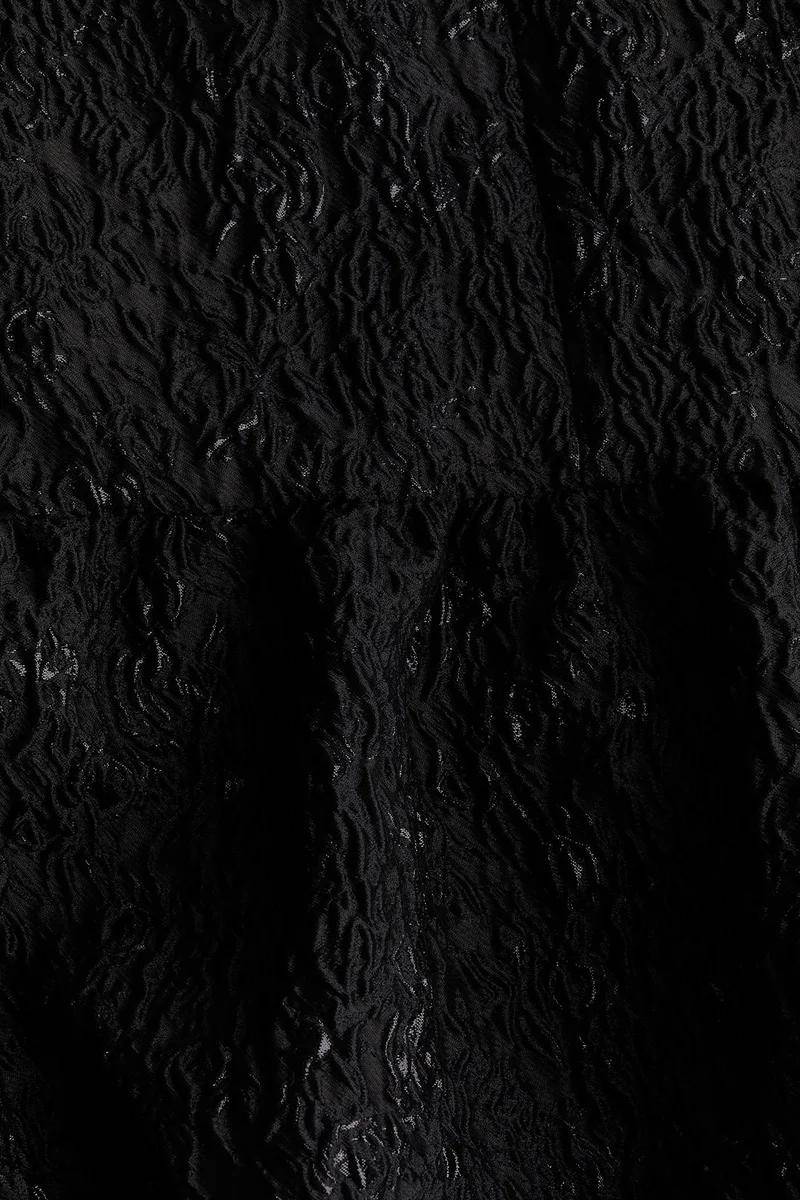 اتش اند ام فستان بحافة منفوخة من نسيج الجاكار