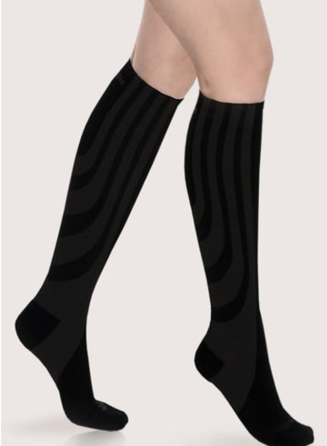 SANKOM Patent Active Compression Socks – Antibacterial Black – Clinically Proven to Improve Blood Circulation, Reduce Swelling & Fatigue – Hypoallergenic, Breathable, Padded Heel & Toe – Ideal for Travel, Workout, Pregnancy & Daily Wear  - Image 3