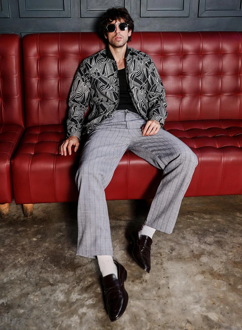 Campus Sutra Men Stroke-Jacquard Bomber Jacket | Baseball Collar, Long Ribbed Cuff Sleeves | Zipper , Ribbed-Straight Hem | Abstract Jacquard | Woven Fabric For Casual & Daily Wear | Midnight Black