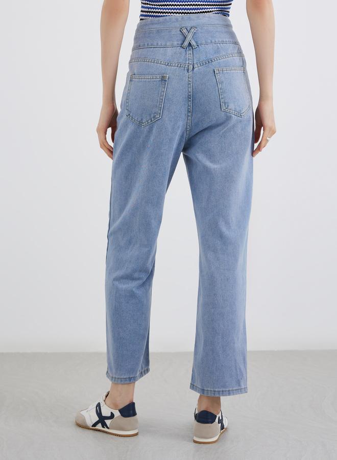 ستايلي جينز بخصر متوسط بخصر عادي مع تفاصيل أزرار الخصر - Image 4