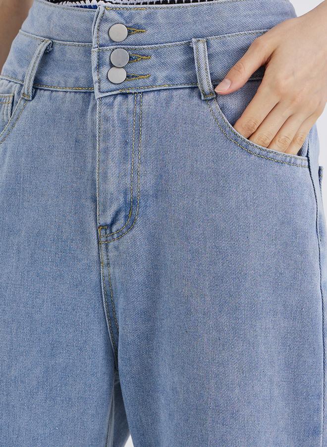 ستايلي جينز بخصر متوسط بخصر عادي مع تفاصيل أزرار الخصر - Image 3