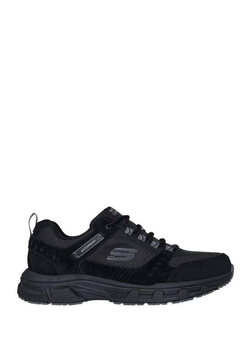 SKECHERS Oak Canyon