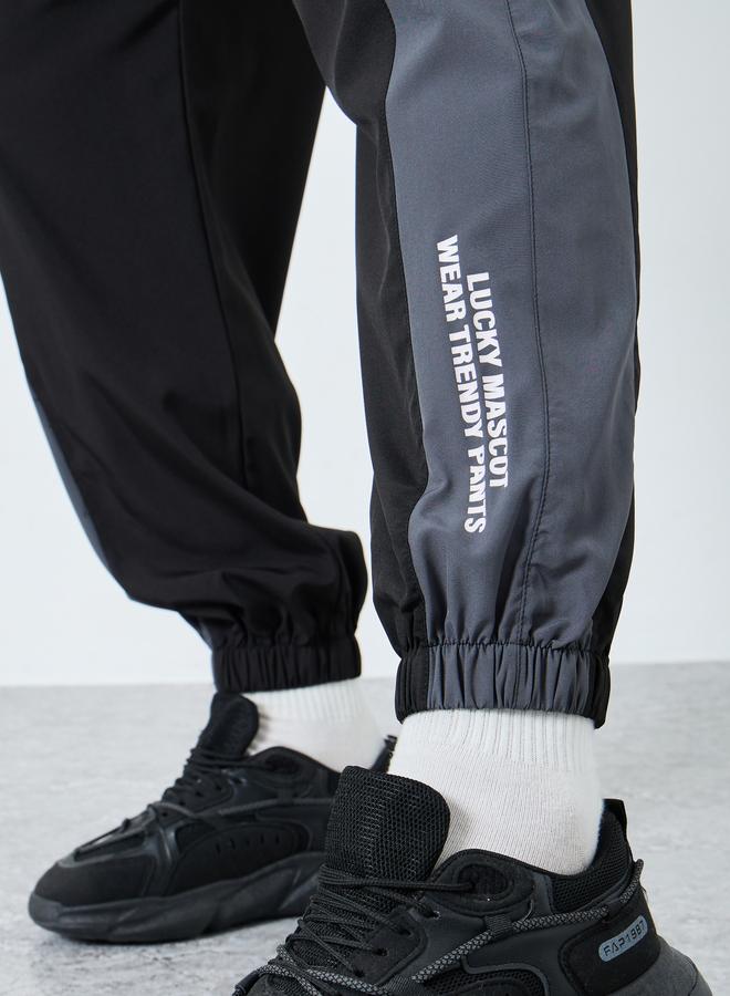 ستايلي اكتيف بنطال رياضي بقصة عادية وطبعة بليسمنت - Image 3