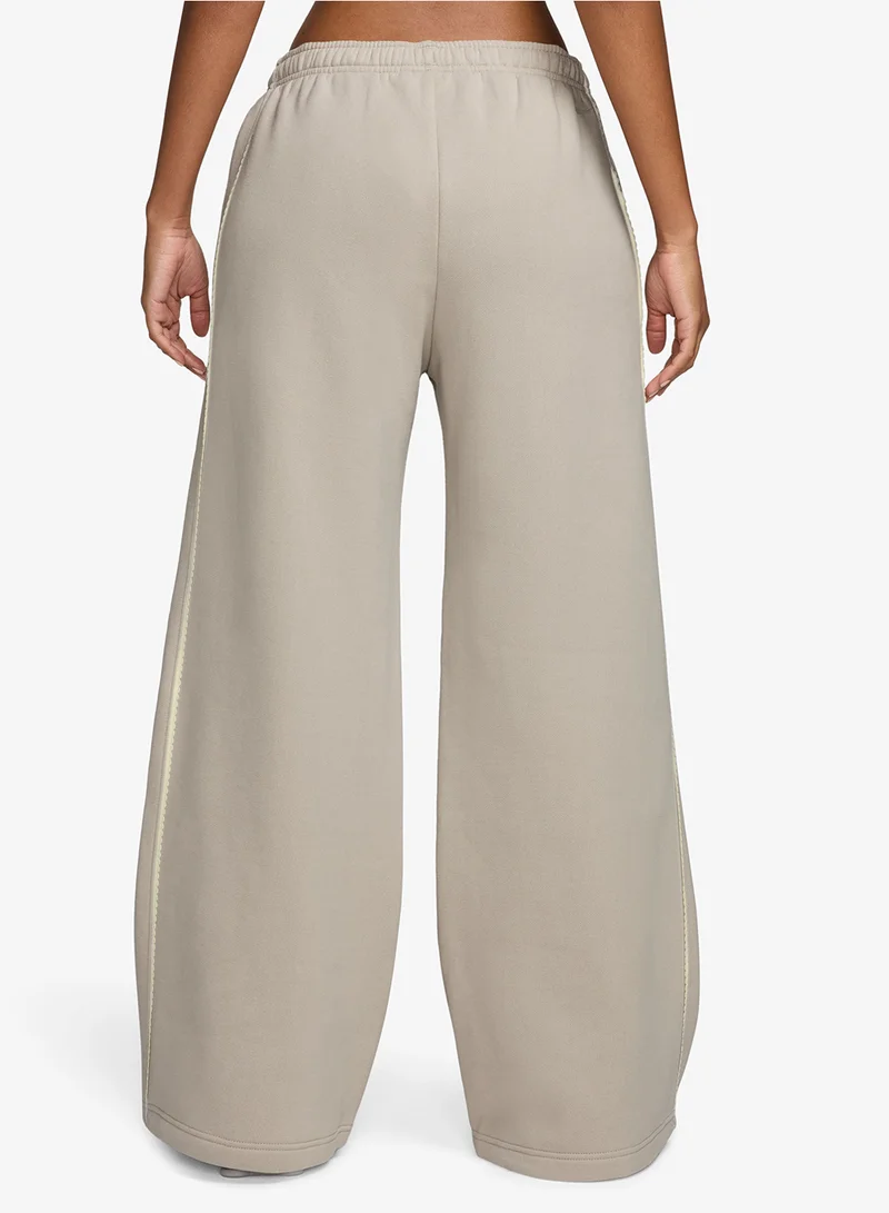 Nike Studio Fleece Mid-Rise Scallop Shorts