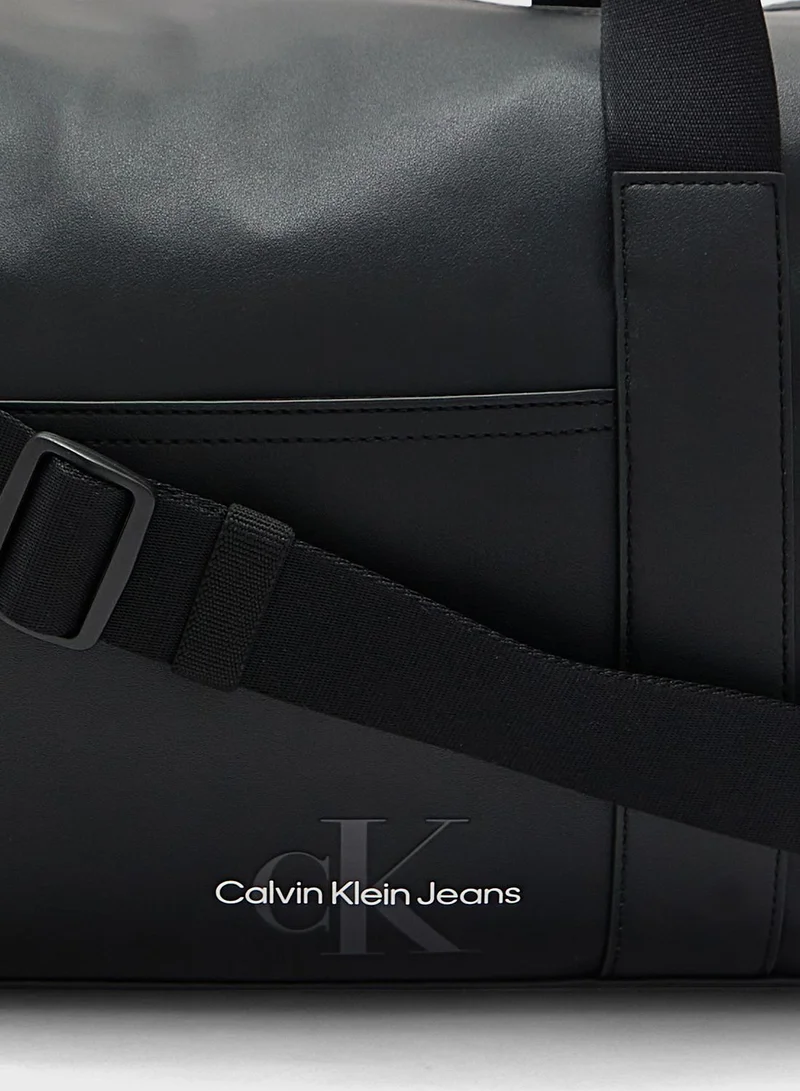 Calvin Klein Jeans Logo Detailed Top Handle Duffle Bag