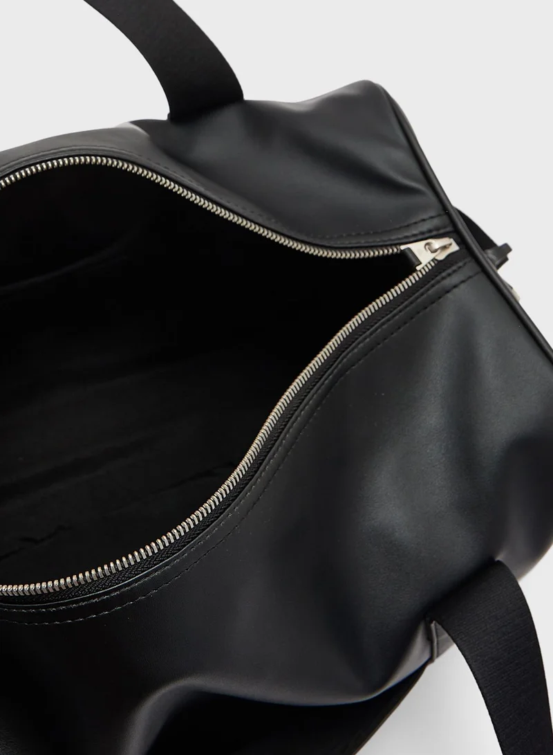 Calvin Klein Jeans Logo Detailed Top Handle Duffle Bag