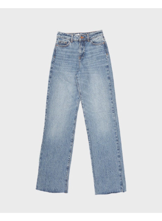 Zara women's Washed Distressed Classic & Versatile Raw-hem Cropped Denim Pants - Image 1