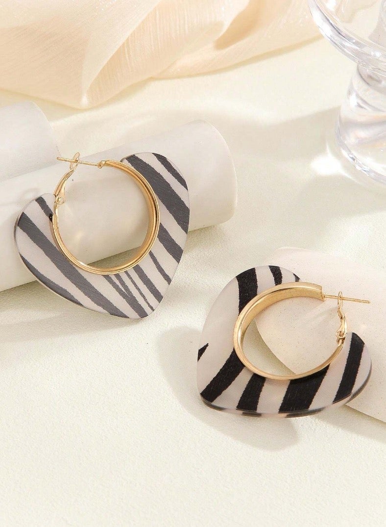 Equal Trendy And Stylish Black Earrings For Women