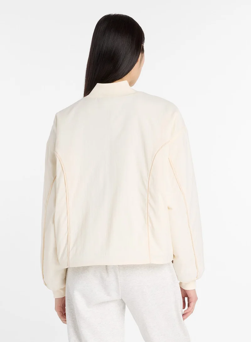 نيو بالانس Linear Heritage Woven Bomber Jacket