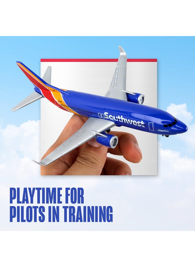 Daron Daron Toy Airplane – Southwest Airlines – Die-Cast Metal Model Airplane Toy with Plastic Parts for Kids Ages 3+  - Image 3