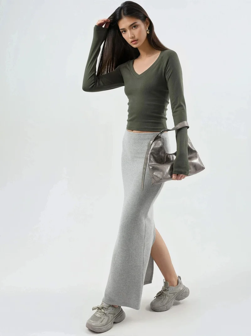 Busem BUSEM V-Neck Long Sleeve Fitted Blouse