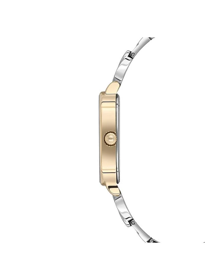 يو اس بولو اسن ساعة نسائية فضية بسوار ستانلس ستيل مينا فضي بعقارب  ملم