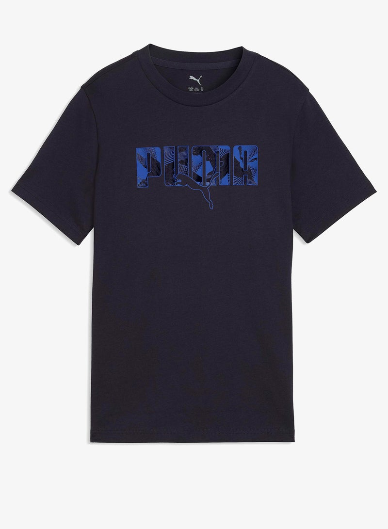 بوما تيشيرت قصة مختبر الشعار الأساسي للشباب - Image 1