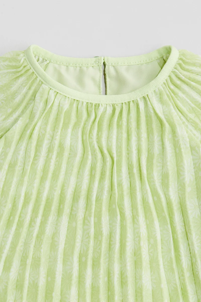 اتش اند ام فستان من الشيفون بقصّة A