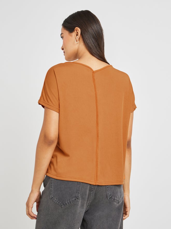 Styli Styli Solid Regular Fit V-Neck T-Shirt  - Image 4